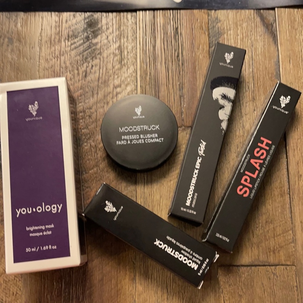 Younique Bundle